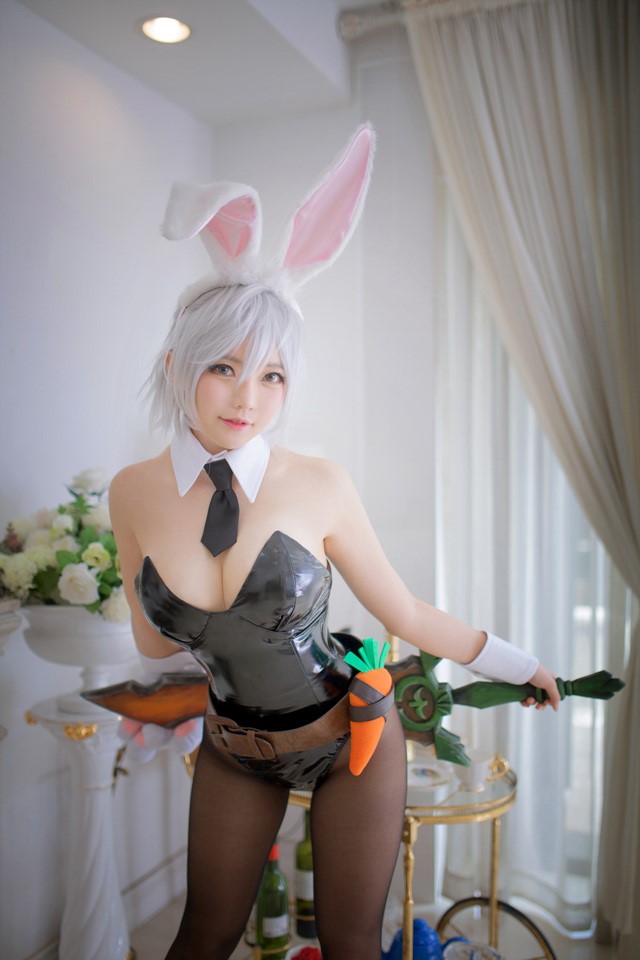 Riven Thỏ Ngọc cosplay