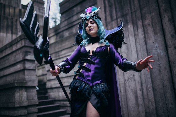 Leblanc cosplay – Nàng quạ đen huyền bí trong game LMHT