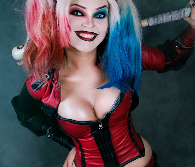 Ngắm Harley Quinn cosplay nóng bỏng khiến fan thèm thuồng trong Injustice 2
