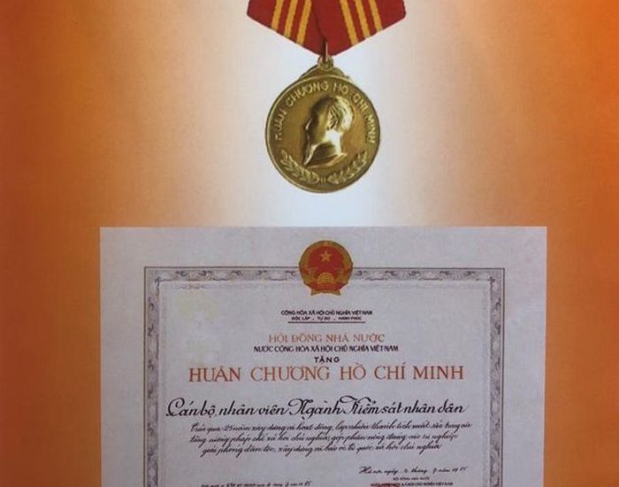 Huân chương Hồ Chí Minh là gì? Ý nghĩa ? Làm sao để được tặng?