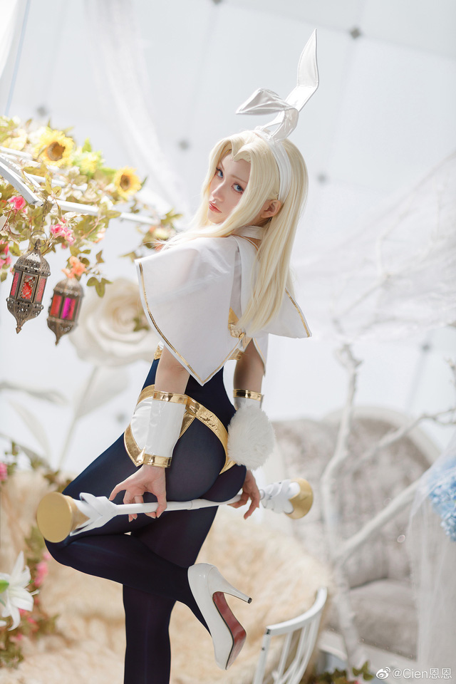 Lux cosplay