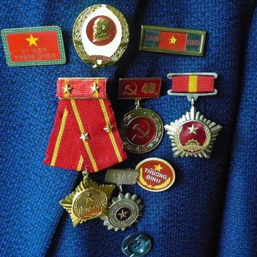 Huân chương Quân giải phóng Việt Nam là gì? Huân chương Quân công hạng nhất, nhì, ba là gì? Làm sao để được tặng?