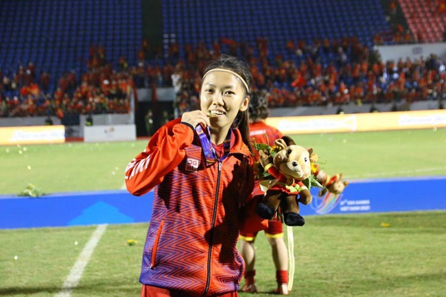 Huỳnh Như cầu thủ
